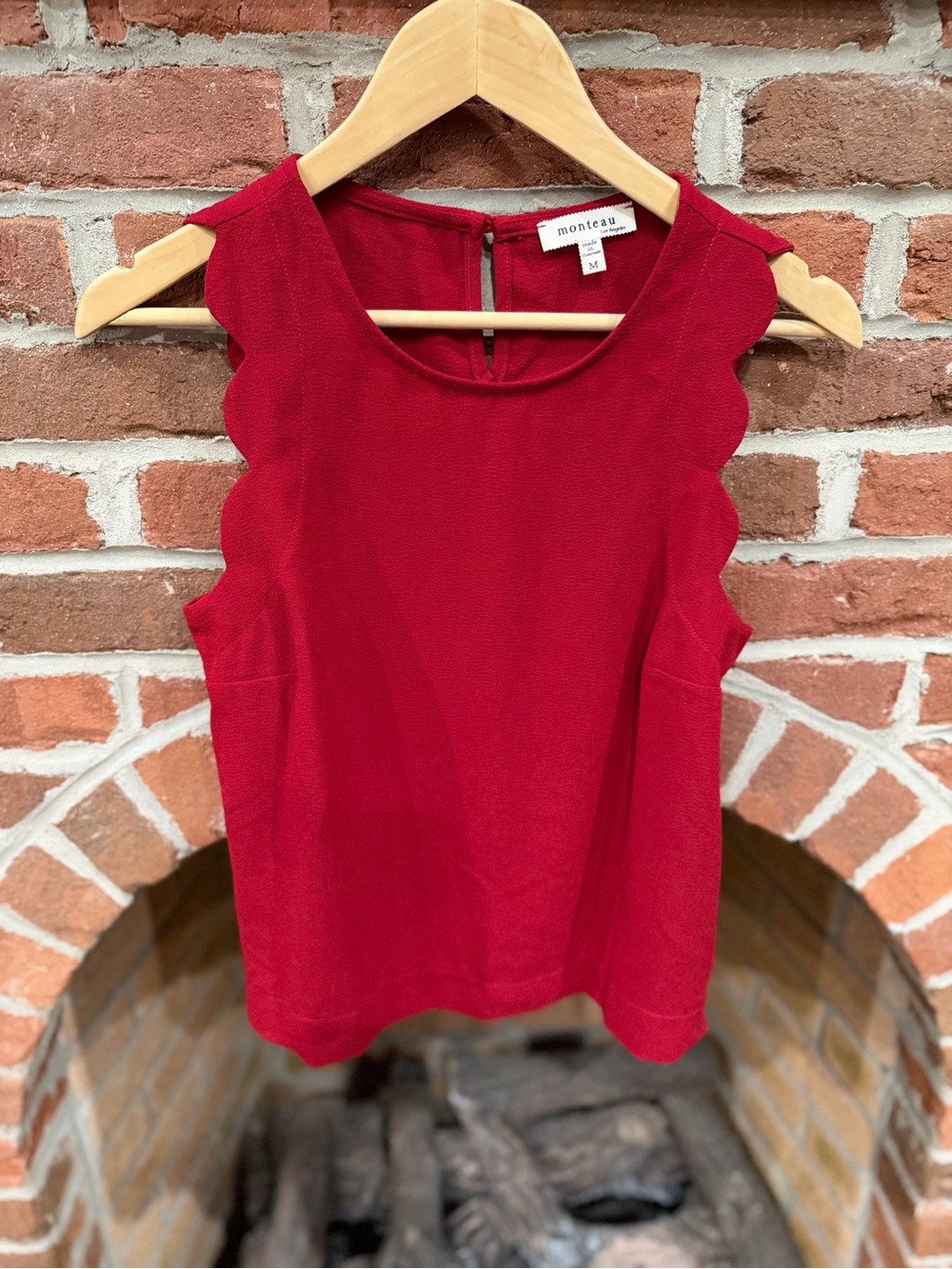Monteau Scarlet Scalloped Sleeveless Camisole